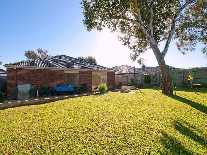 6 Arlene Drive, Skye VIC 3977