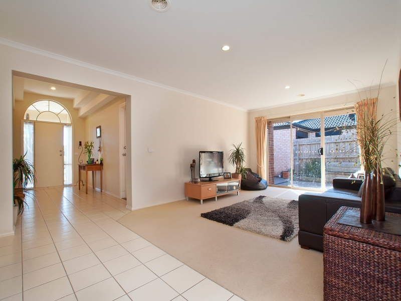 6 Arlene Drive, Skye VIC 3977