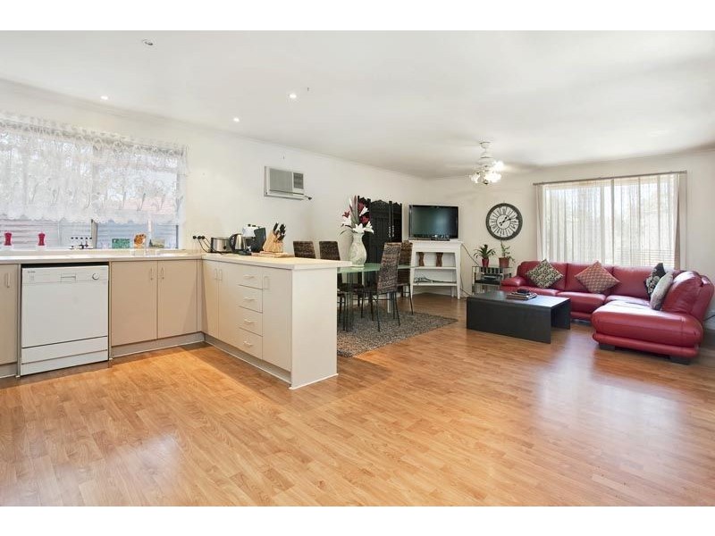 4 Flying Star Walk, Skye VIC 3977