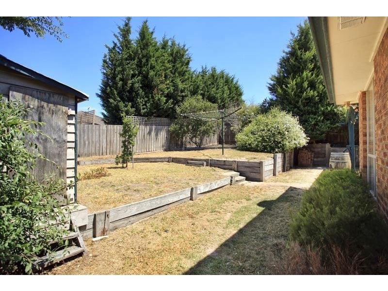 4 Flying Star Walk, Skye VIC 3977