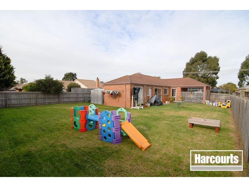 11 Deborah Court, Skye VIC 3977