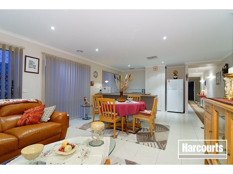 4 Barrine Court, Skye VIC 3977