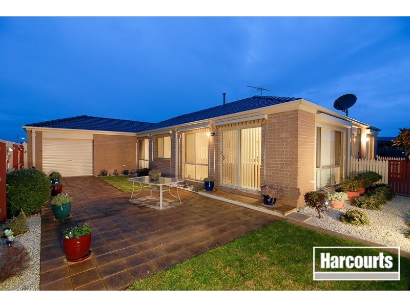 4 Barrine Court, Skye VIC 3977