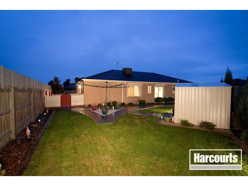 4 Barrine Court, Skye VIC 3977