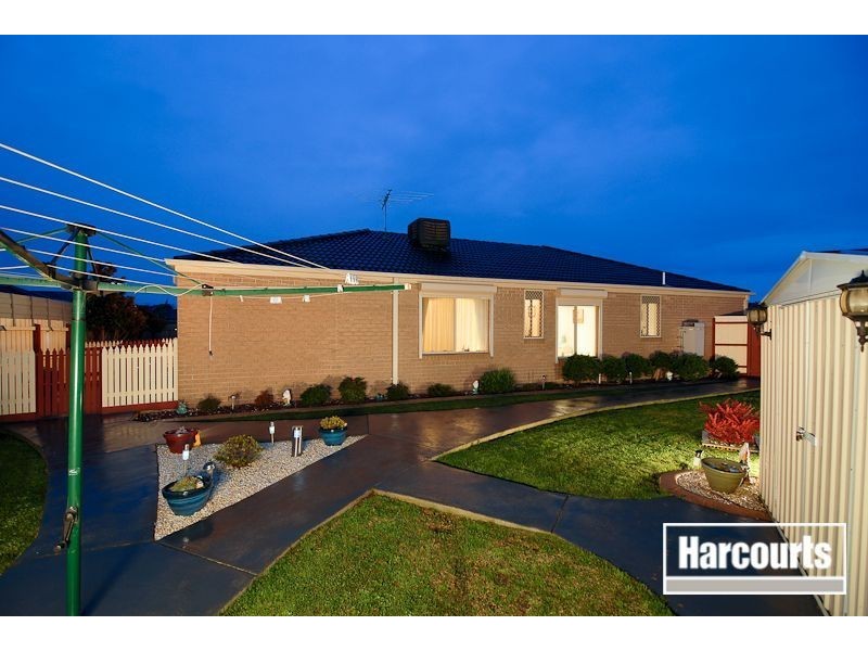 4 Barrine Court, Skye VIC 3977
