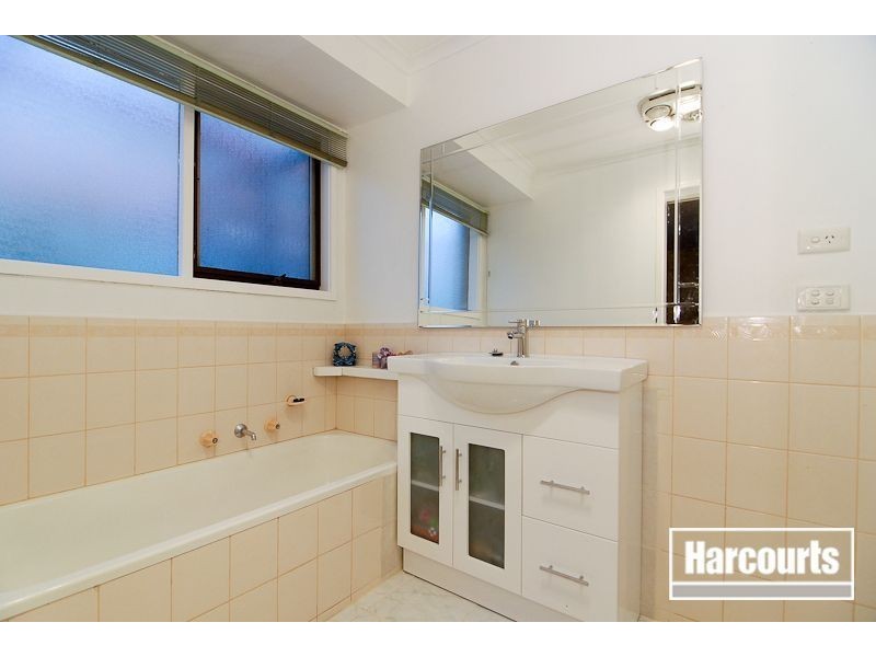 10 Goldfinch Court, Carrum Downs VIC 3201