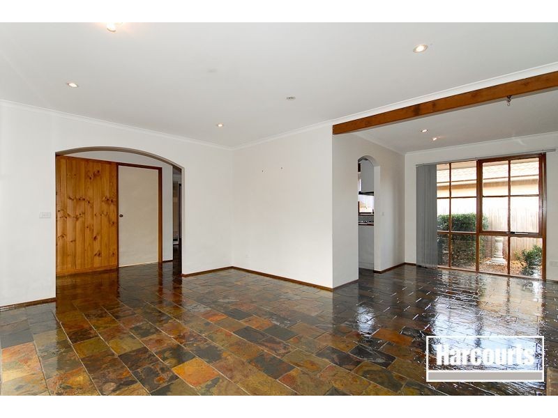 8 Partridge Cres, Carrum Downs VIC 3201