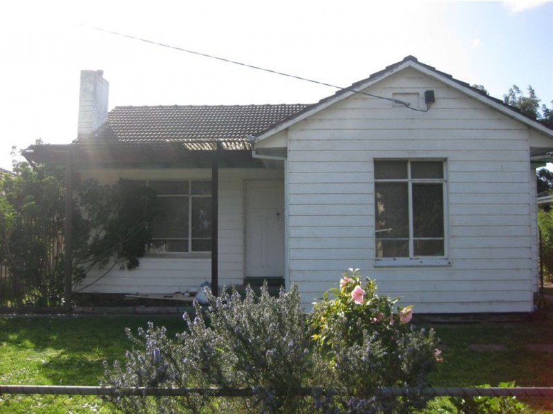 19 Pine Street, Frankston North VIC 3200