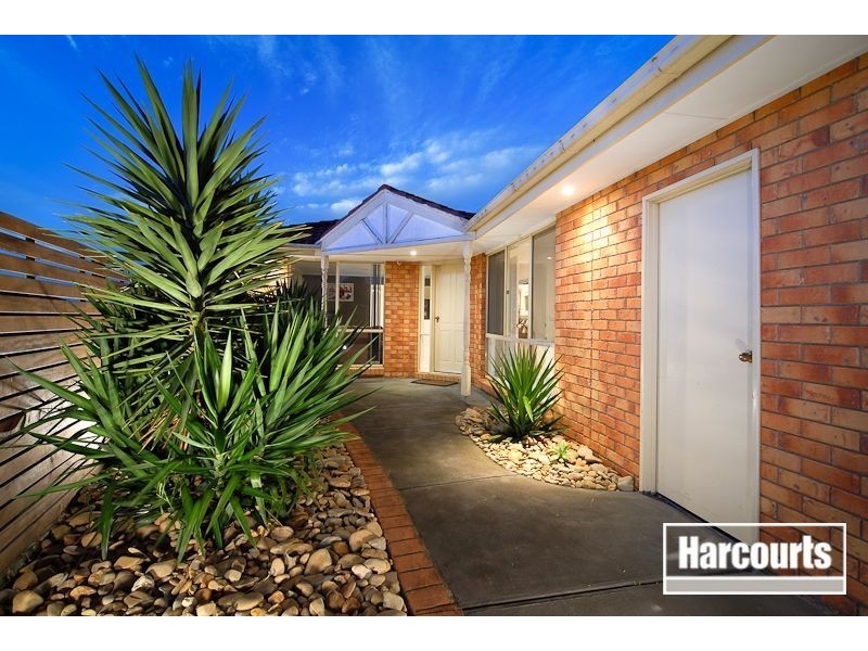 22 Postregna Way, Skye VIC 3977