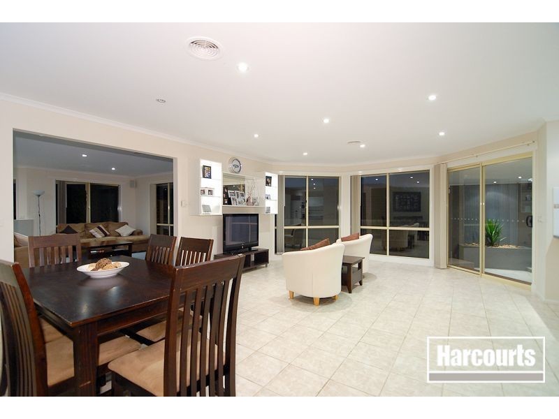 22 Postregna Way, Skye VIC 3977