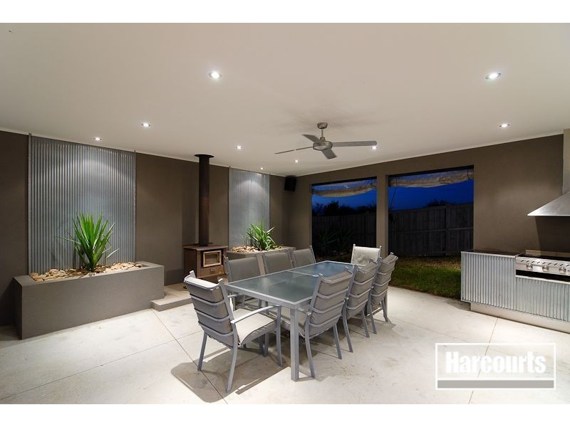 22 Postregna Way, Skye VIC 3977