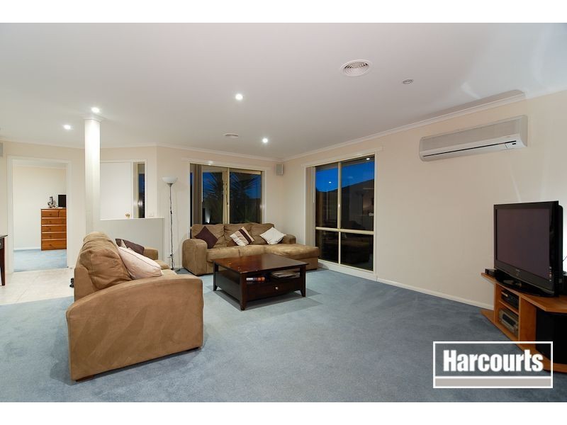 22 Postregna Way, Skye VIC 3977