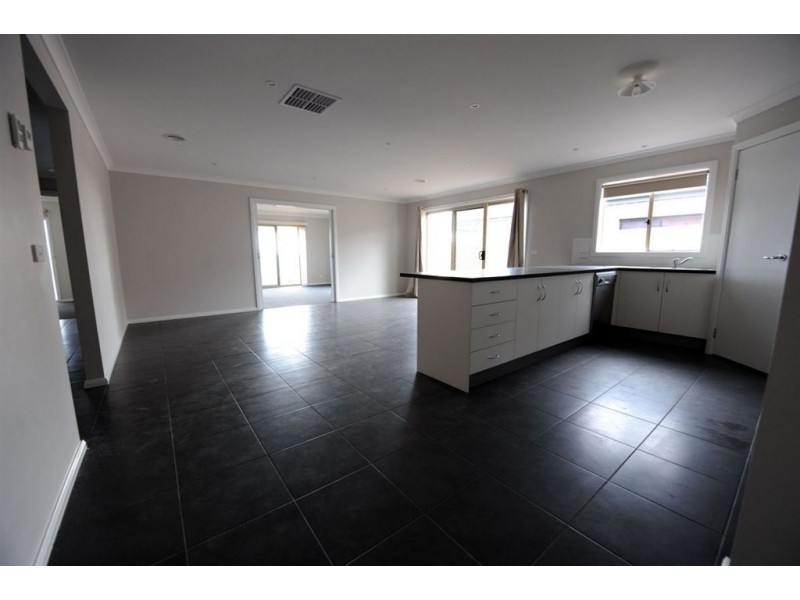 41 Galilee Drive, Sandhurst VIC 3977