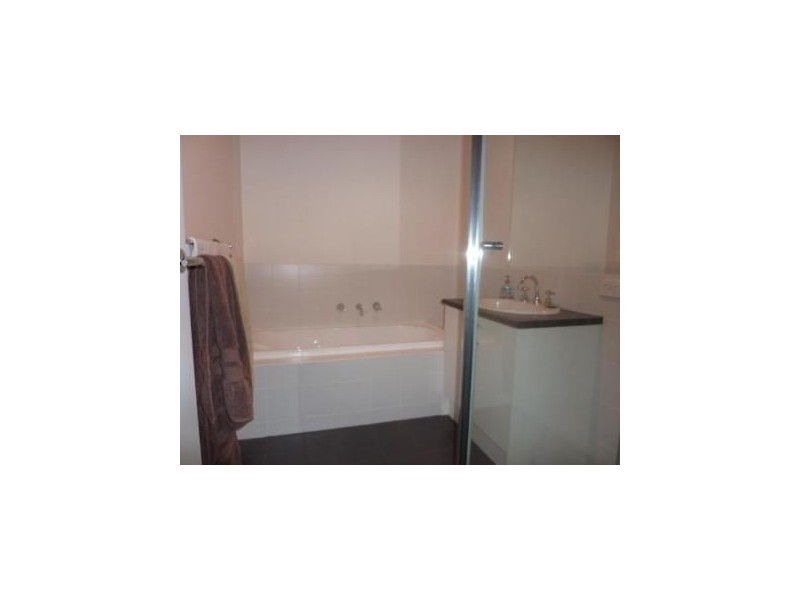 2/1 McDonald Street, Skye VIC 3977