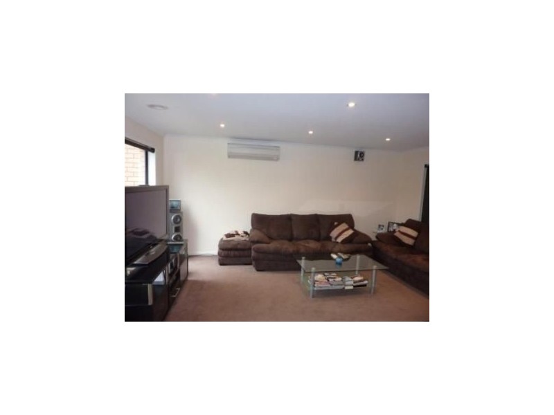 2/1 McDonald Street, Skye VIC 3977