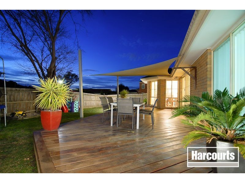 14 Windella Grove, Skye VIC 3977