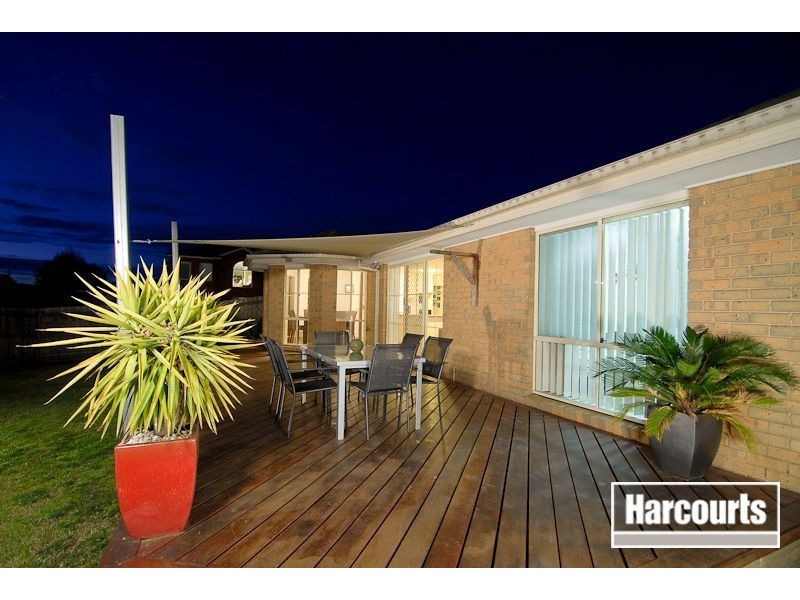 14 Windella Grove, Skye VIC 3977