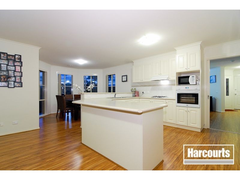 14 Windella Grove, Skye VIC 3977