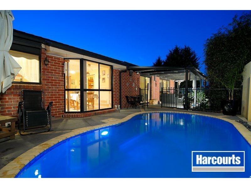 8 Alfred Deakin Grove, Skye VIC 3977