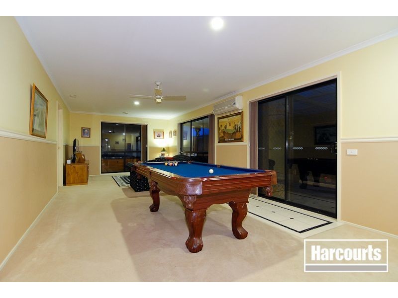 8 Alfred Deakin Grove, Skye VIC 3977