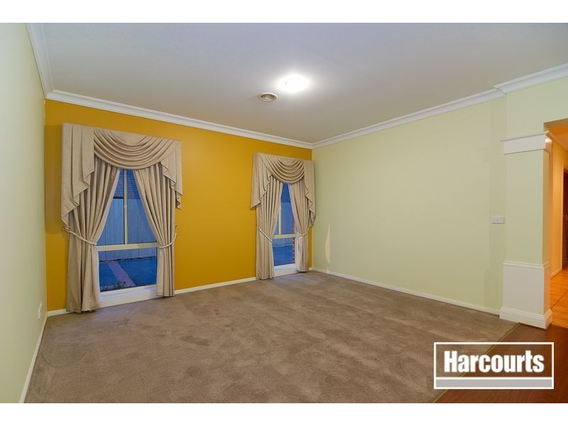 4 Mulga Place, Carrum Downs VIC 3201