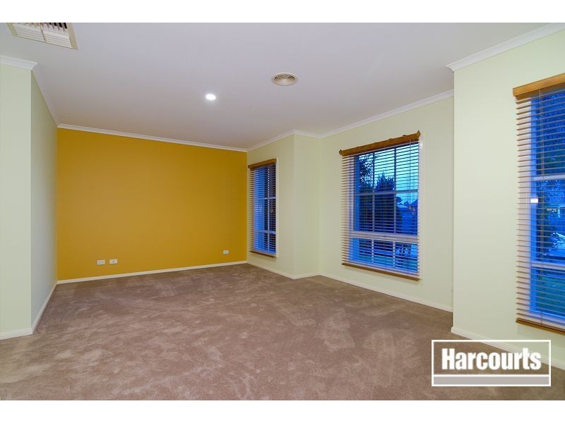 4 Mulga Place, Carrum Downs VIC 3201