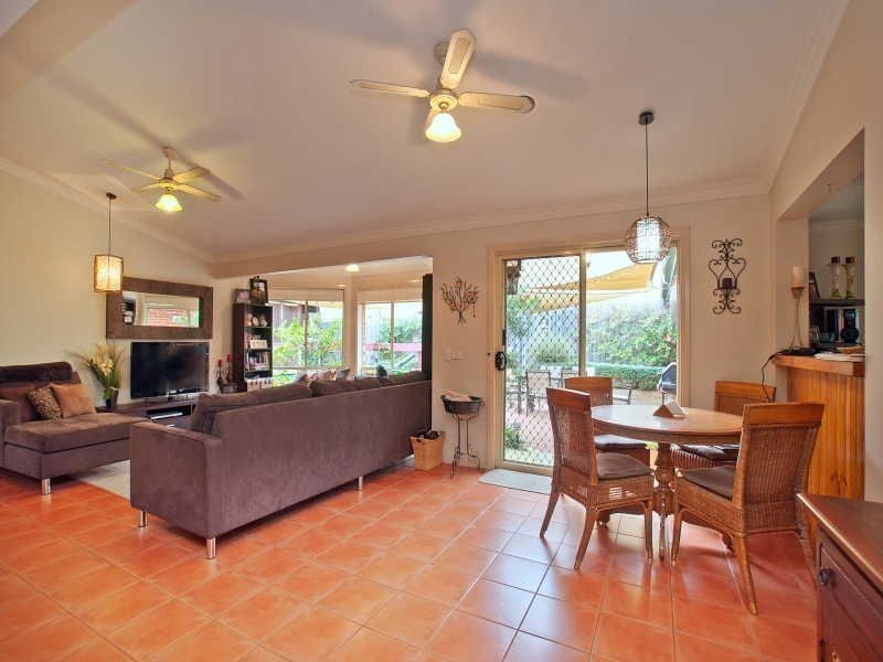 24 Flora Park Way, Carrum Downs VIC 3201