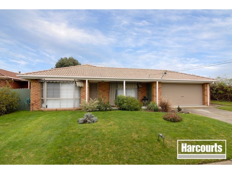 11 Laurel Crescent, Carrum Downs VIC 3201