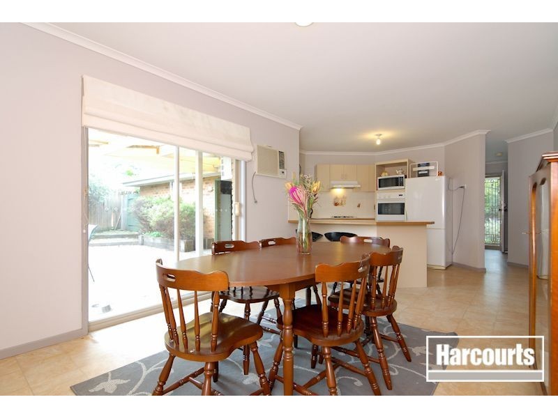 11 Laurel Crescent, Carrum Downs VIC 3201