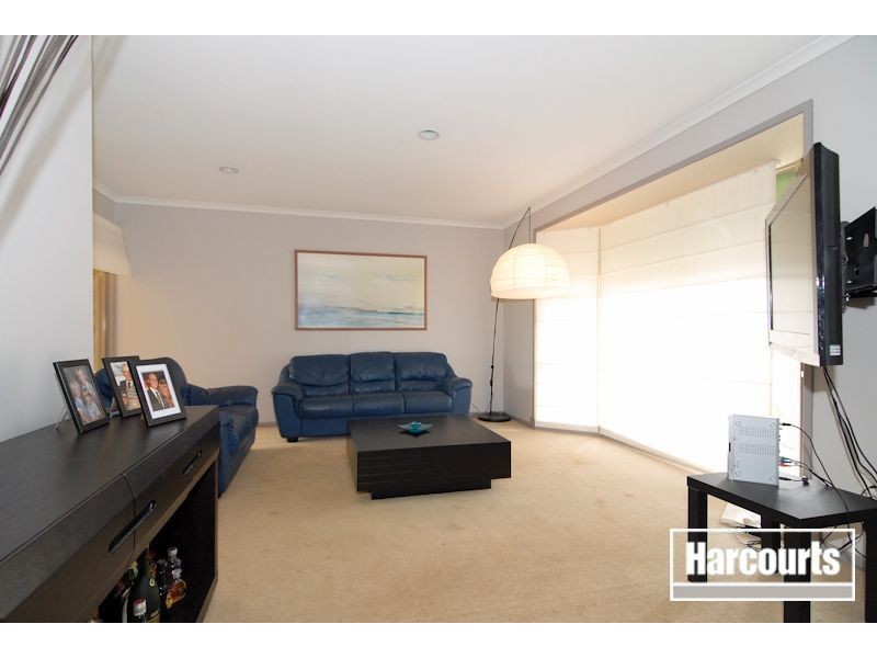 11 Laurel Crescent, Carrum Downs VIC 3201