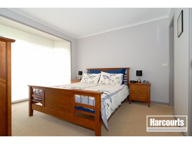 11 Laurel Crescent, Carrum Downs VIC 3201