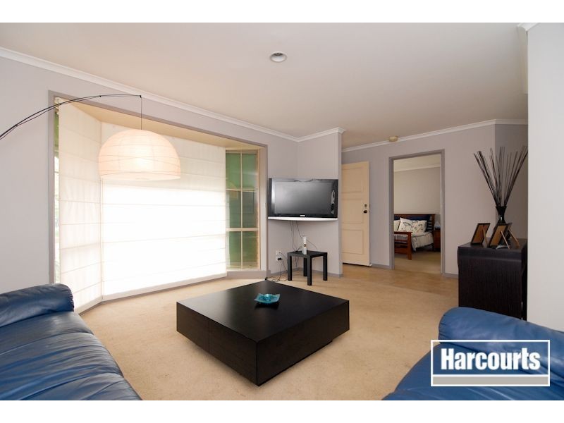 11 Laurel Crescent, Carrum Downs VIC 3201