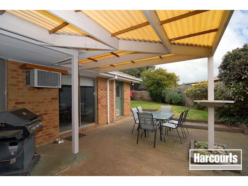 11 Laurel Crescent, Carrum Downs VIC 3201