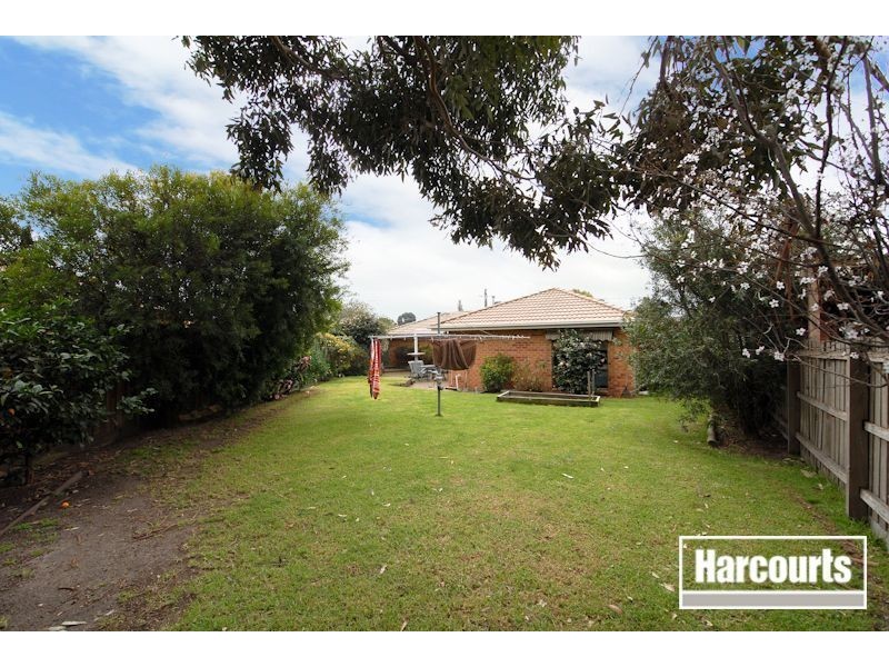 11 Laurel Crescent, Carrum Downs VIC 3201