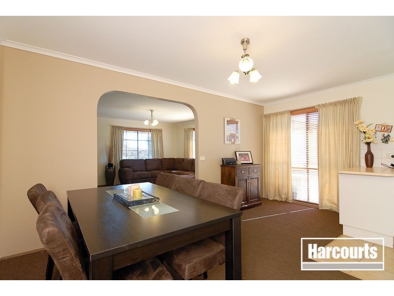 54 Greenwood Drive, Carrum Downs VIC 3201