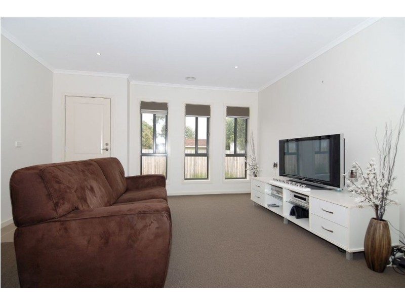 2/38 McCormicks Road, Skye VIC 3977