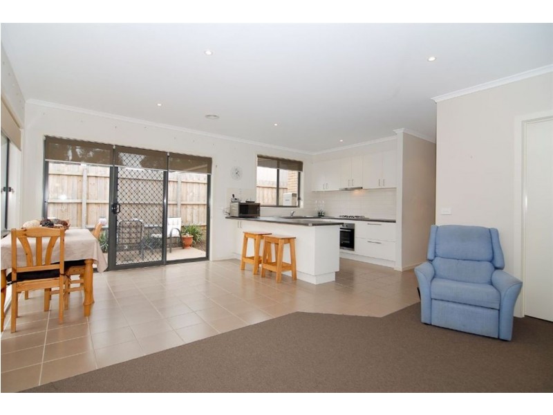 2/38 McCormicks Road, Skye VIC 3977