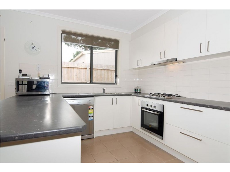 2/38 McCormicks Road, Skye VIC 3977