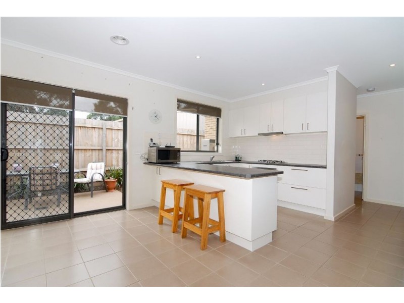 2/38 McCormicks Road, Skye VIC 3977