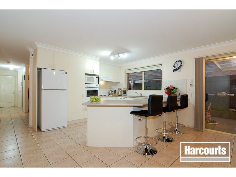 18 John Wedge Wynd, Skye VIC 3977