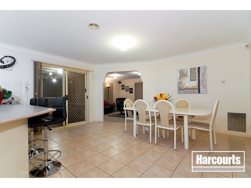 18 John Wedge Wynd, Skye VIC 3977