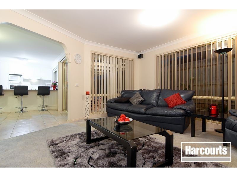 18 John Wedge Wynd, Skye VIC 3977