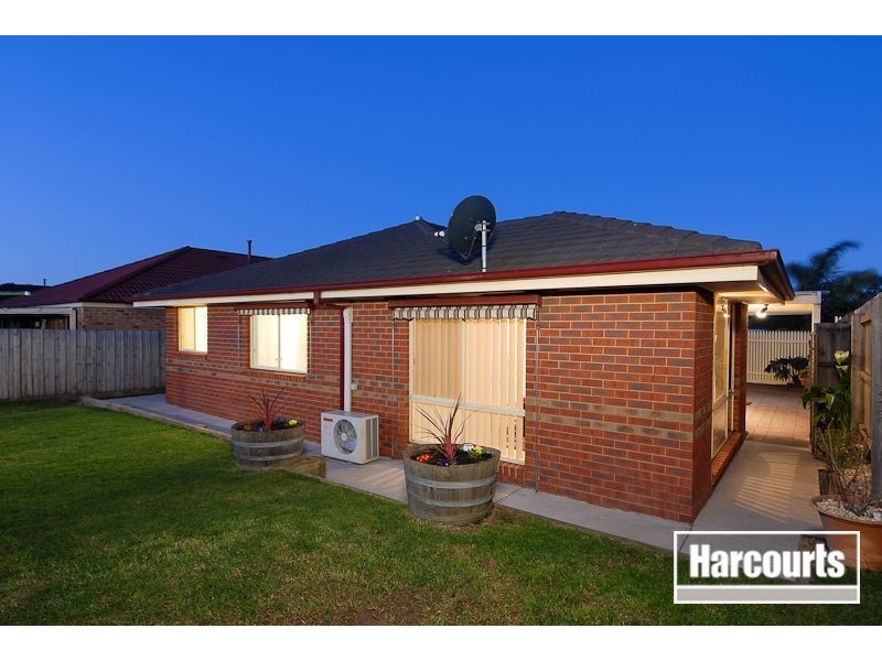 18 John Wedge Wynd, Skye VIC 3977