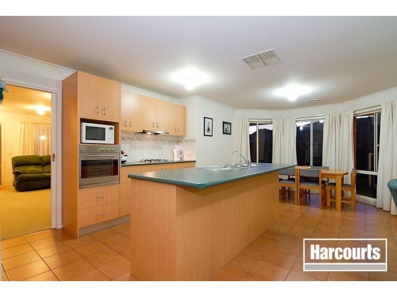 3 Whiting Court, Skye VIC 3977