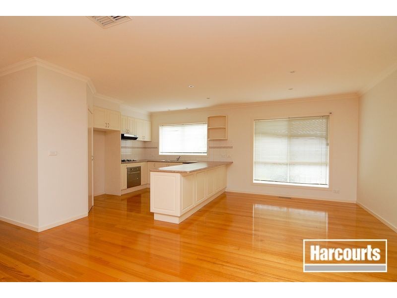15 Clancy Cres, Carrum Downs VIC 3201