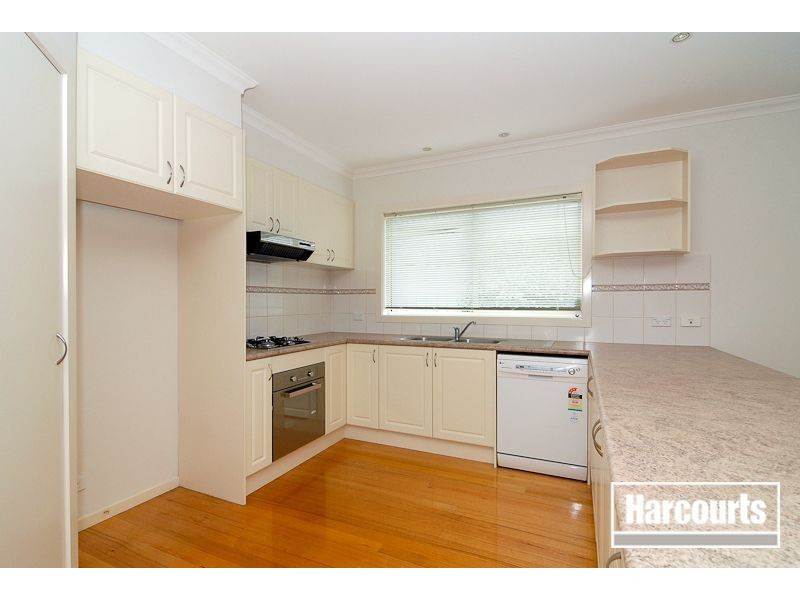15 Clancy Cres, Carrum Downs VIC 3201