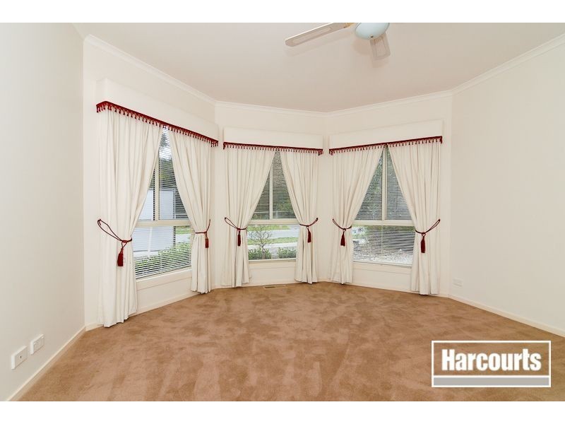 15 Clancy Cres, Carrum Downs VIC 3201