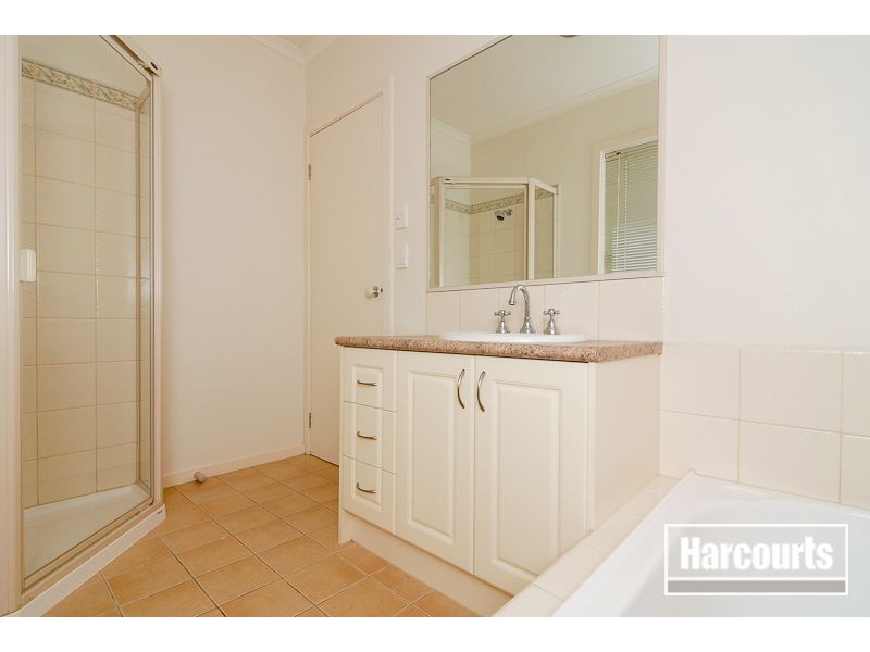 15 Clancy Cres, Carrum Downs VIC 3201