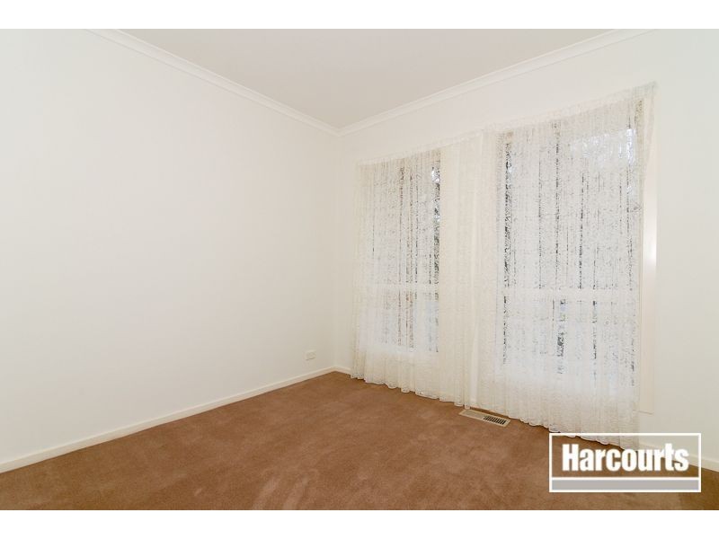 15 Clancy Cres, Carrum Downs VIC 3201