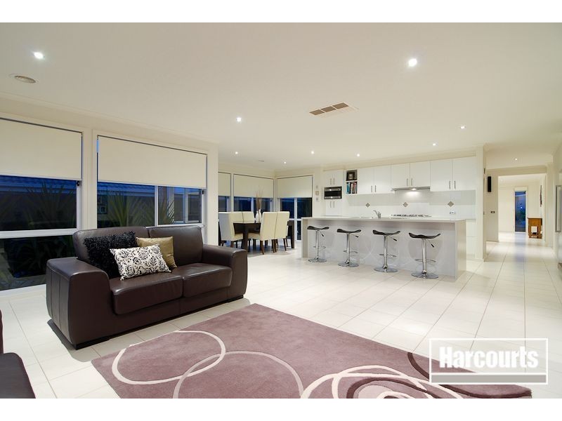 9 Madisson Crescent, Carrum Downs VIC 3201